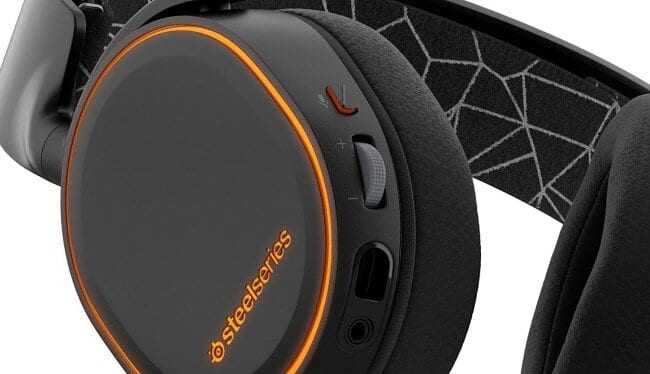 Steelseries Arctic 5 - best wireless gaming headset under 100